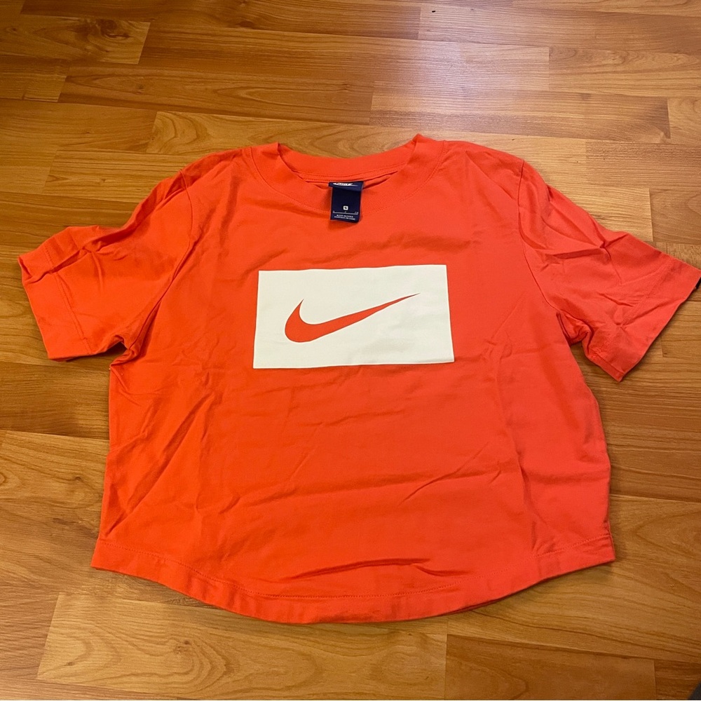 Nike Crop Tee NWOT